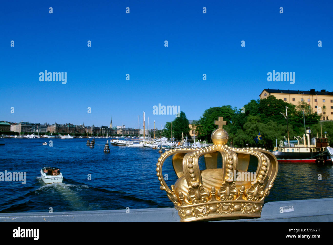 Krone auf der Skeppsholm Brücke, Stockholm, Schweden, Skandinavien Stockfoto