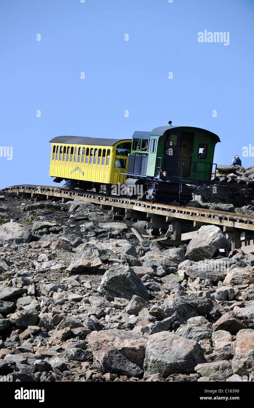 Mt. Washington Dampfzug mit Lok Biodiesel bringt Touristische Informationsstelle. Stockfoto