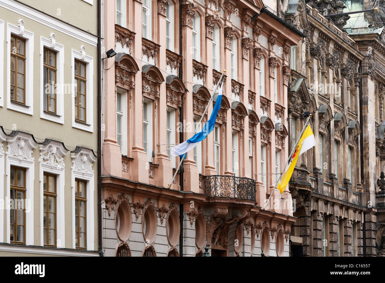 Graf Spreti Palais und Palais Holnstein, Erzbischöflichen Palais