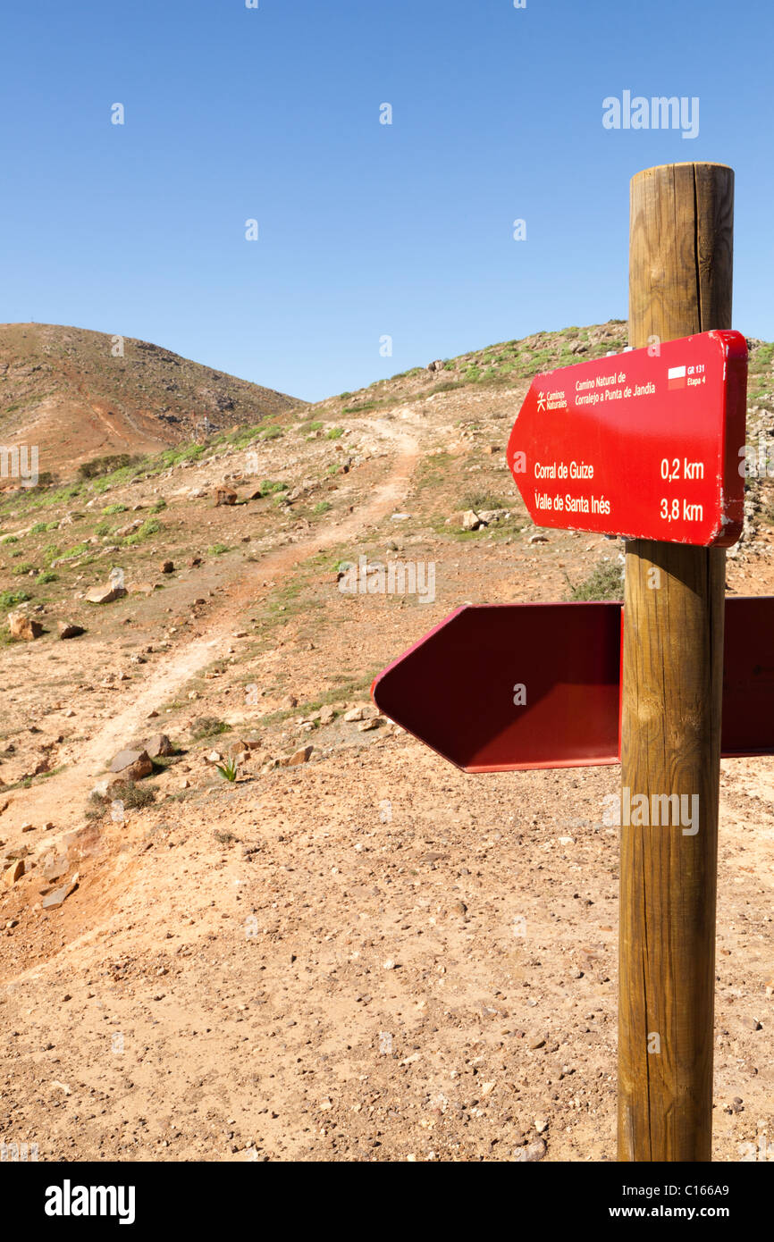 Wanderweg Zeichen für GR131 eine lange Strecke auf der Kanarischen Insel Fuerteventura - in der Nähe von Mirador de Morro Velosa Wanderweg Stockfoto