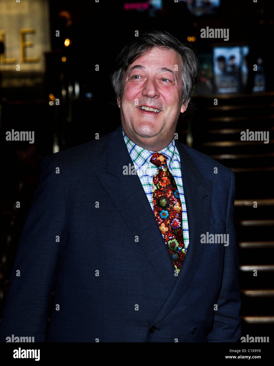 Stephen Fry besucht die UK-Premiere von THE EAGLE in The Empire Leicester Square, London, 9. März 2011. Stockfoto