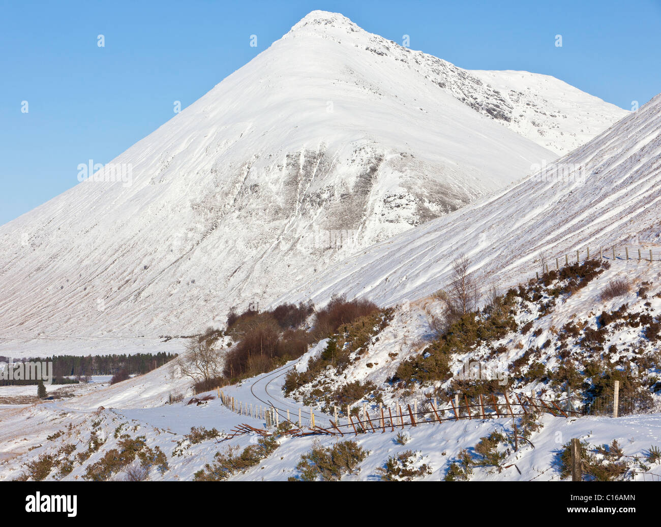 Berg-Bahn mit Blick auf Beinn Dorain Stockfoto