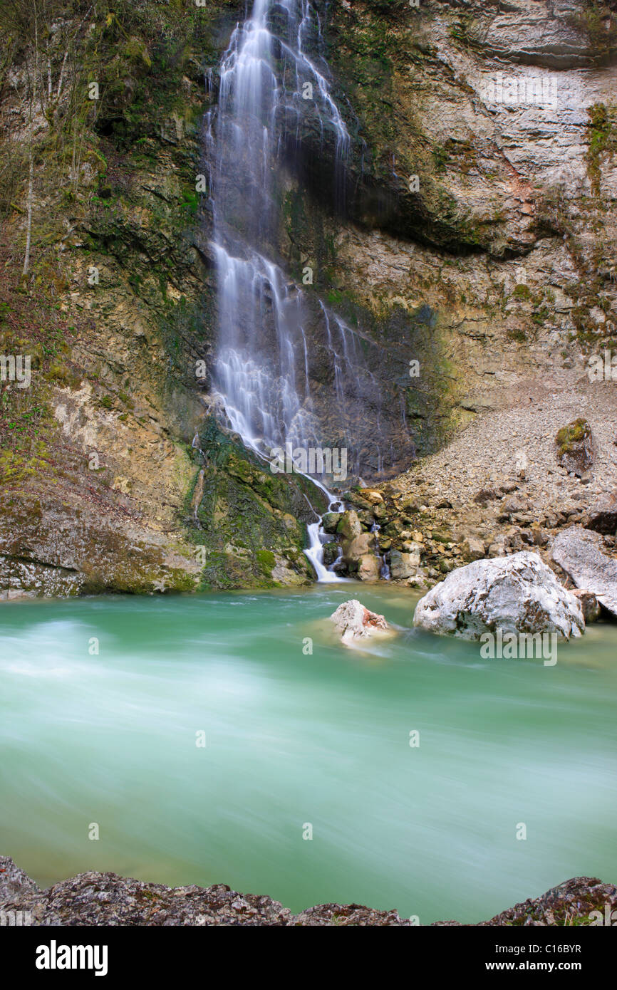Wasserfall in der Tiefenbachklamm Schlucht in der Brandenberger Ache Fluß, Kramsach, Tirol, Österreich, Nordeuropa Stockfoto