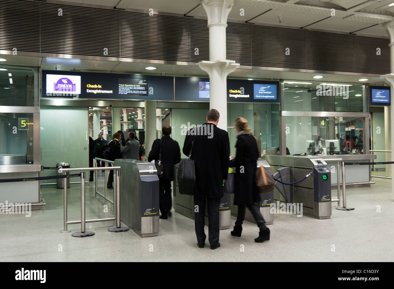 Eurostar Sicherheit - Bahnhof St Pancras - London Stockfoto