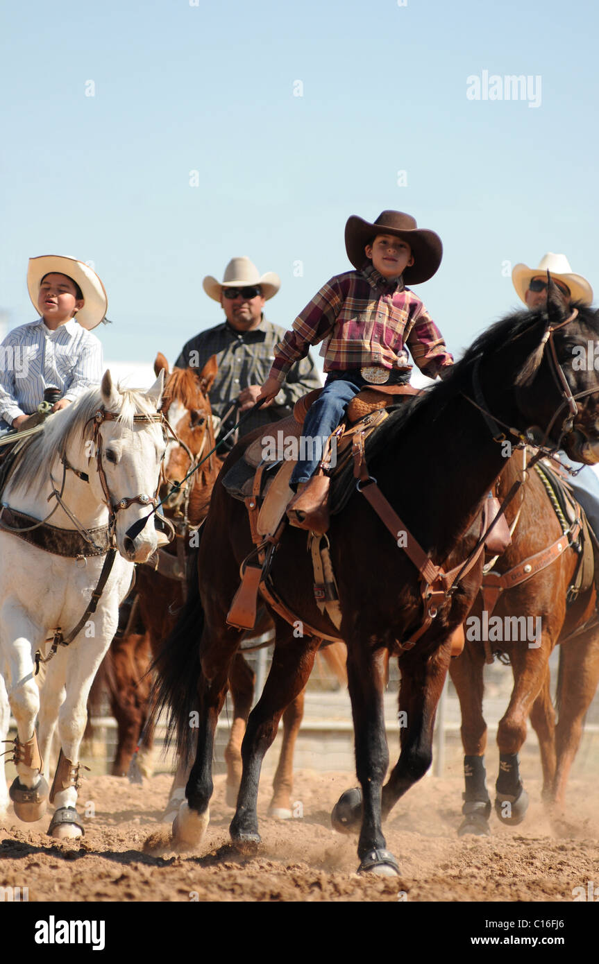 Jugendliche treten in der Fiesta de Los Vaqueros, eine jährliche Rodeo in Tucson, Arizona, USA. Stockfoto