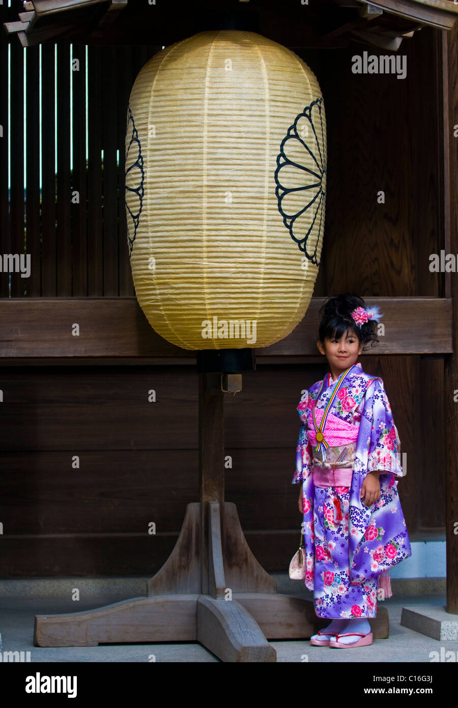 Japanerin in Tokio Schrein Stockfoto