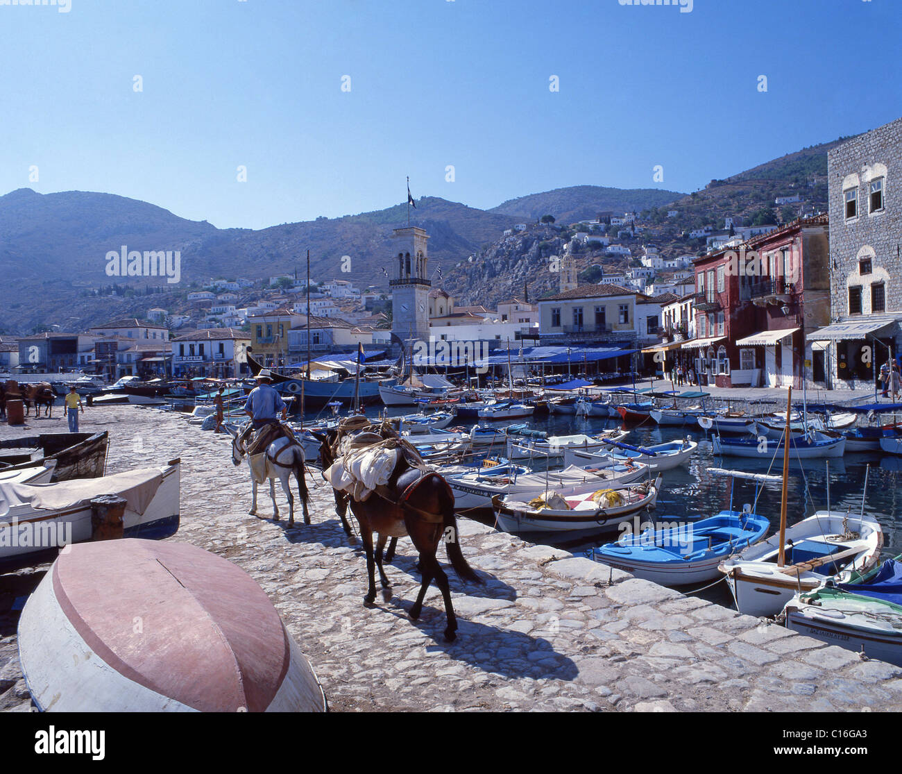 Blick auf den Hafen, Stadt Hydra, Hydra, die Saronischen Inseln, Attika, Griechenland Stockfoto