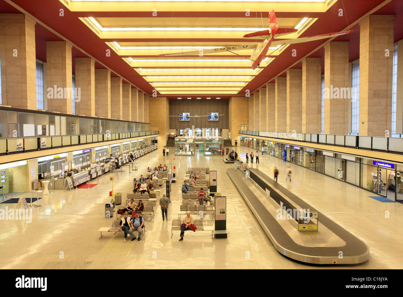 Berlin Tempelhof Airport Terminal, Berlin, Deutschland, Europa ...