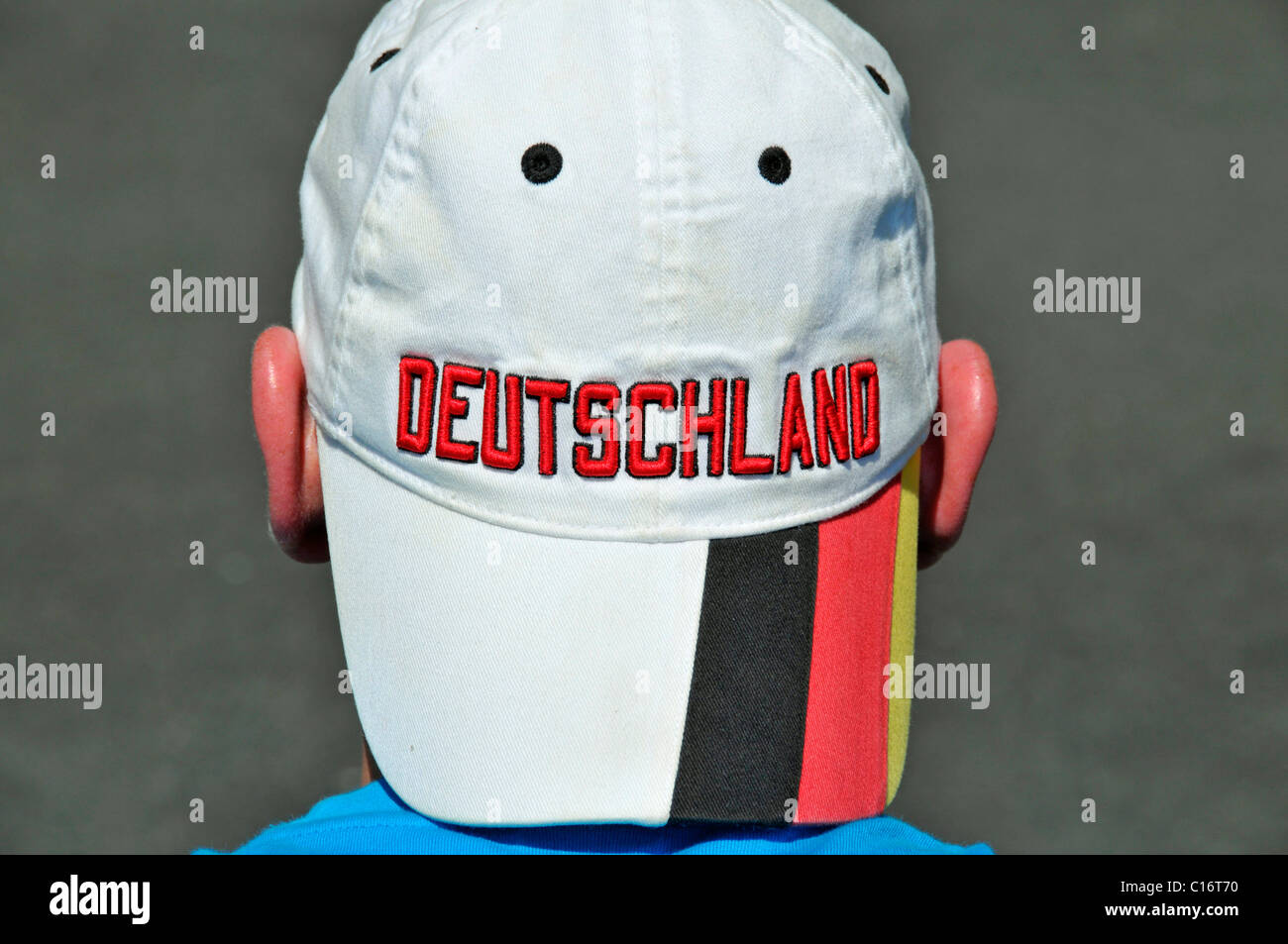 Baseball-Cap mit sonnenverbrannten Ohren, Deutschland, Europa Stockfoto