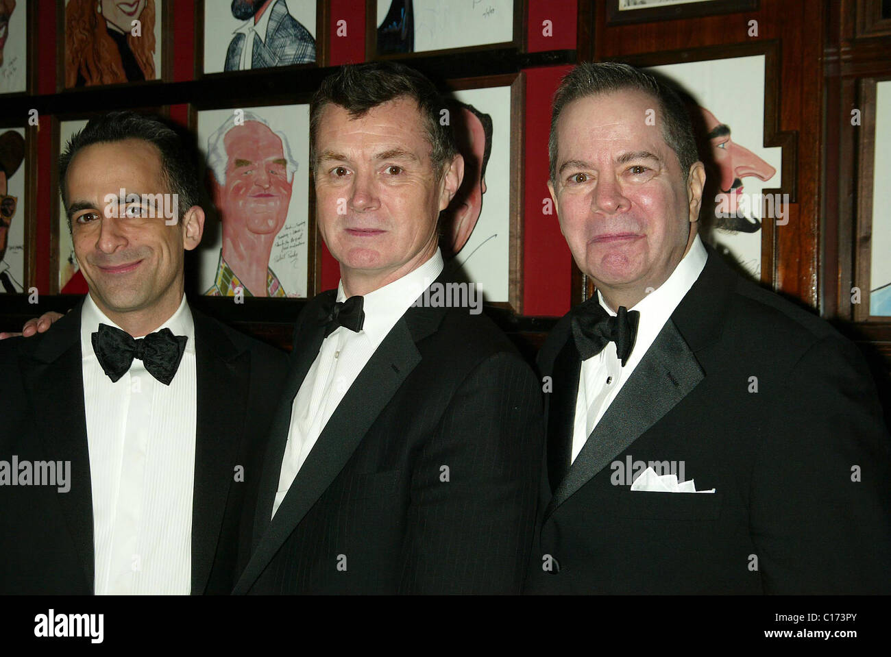 David Pittu, Martin Pakledinaz, Peter Bartlett Eröffnungsabend für Noel Coward "Geisterkomödie" - After-Party im Sardi New Stockfoto