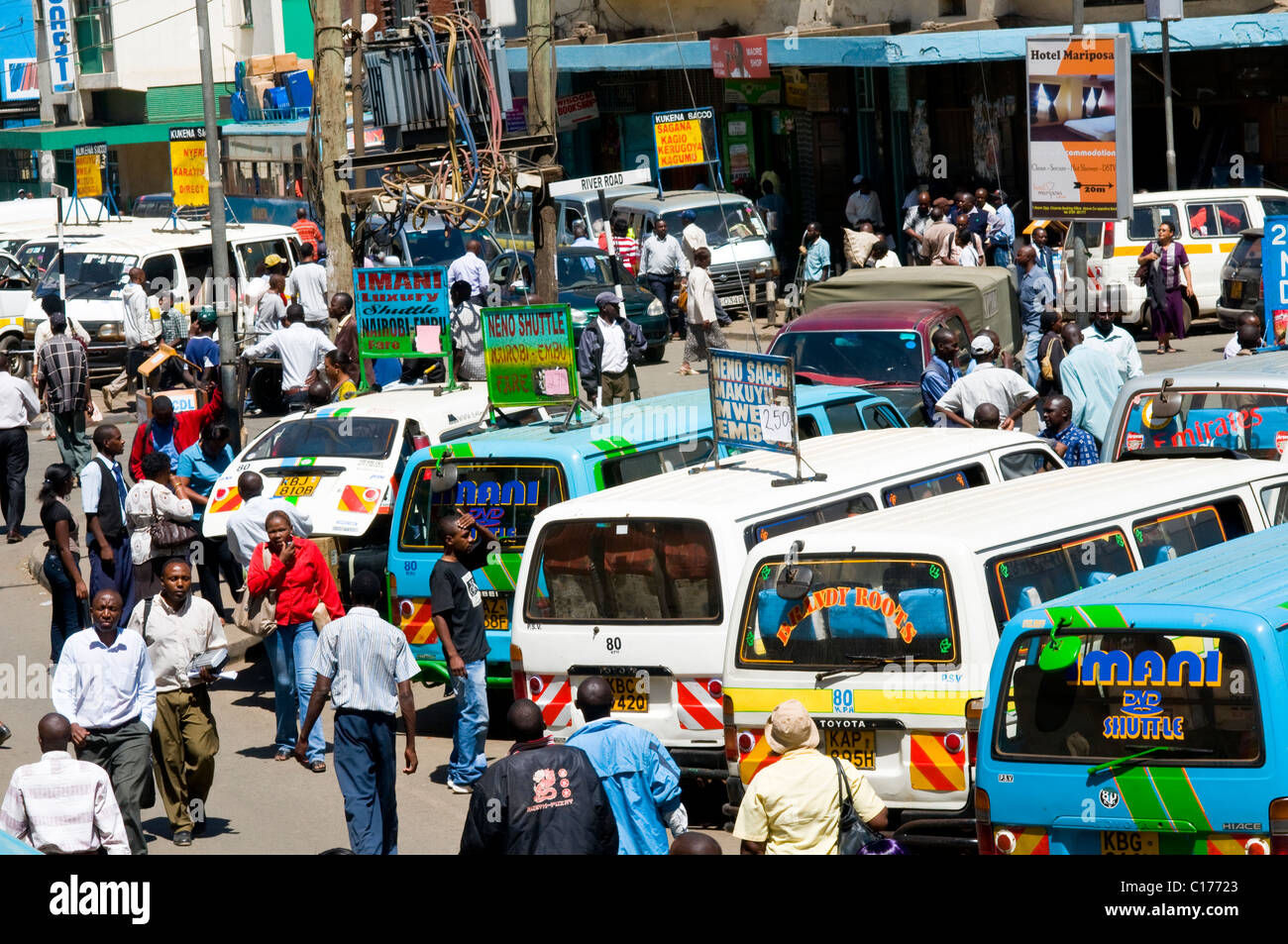 Matatus in Accra Straße in der Nähe von River Road Nairobi Kenia Stockfoto