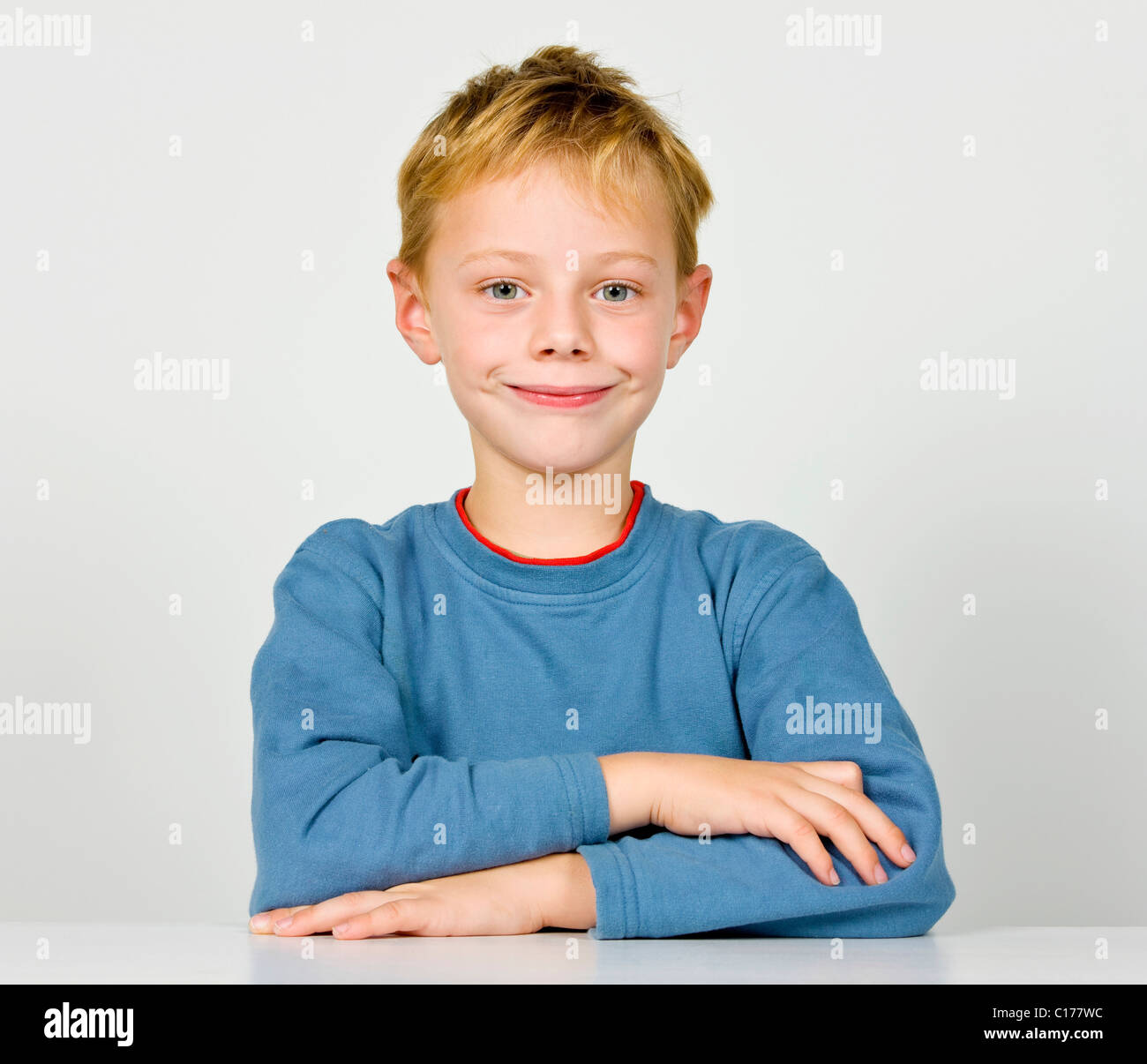 Junge, 6 Jahre, mittlere Porträt Stockfoto