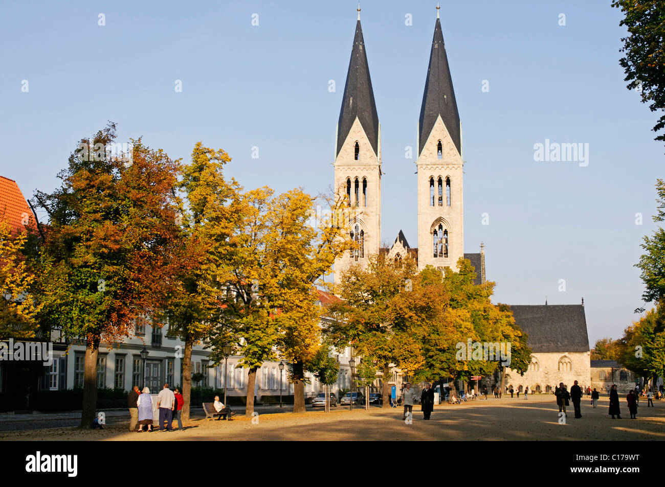 Halberstädter Dom und Domplatz, Sachsen-Anhalt, Deutschland, Europa Stockfoto
