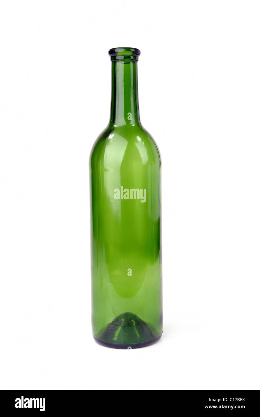 Leere grüne Weinflasche auf weißem Hintergrund Stockfoto