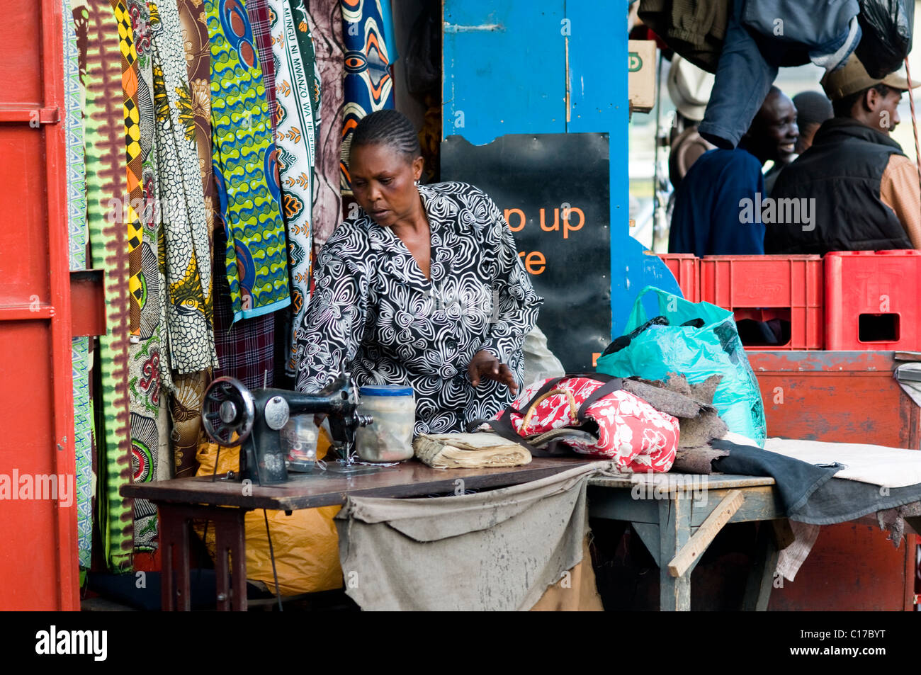 Kleidung Lieferanten, Nakuru, Kenia Stockfoto