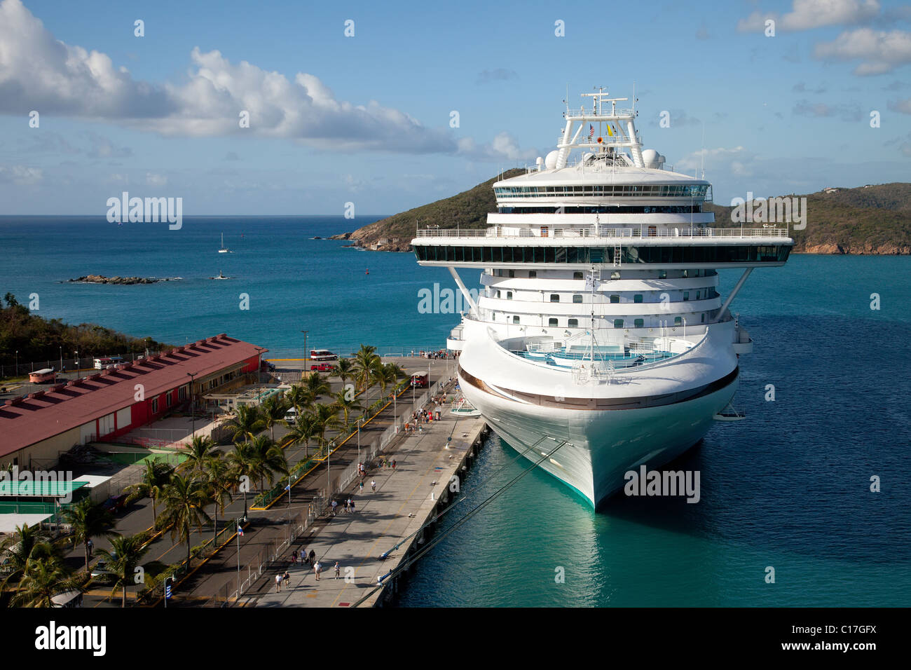 Kreuzfahrtschiff in St. Thomas, Caribbean Stockfoto
