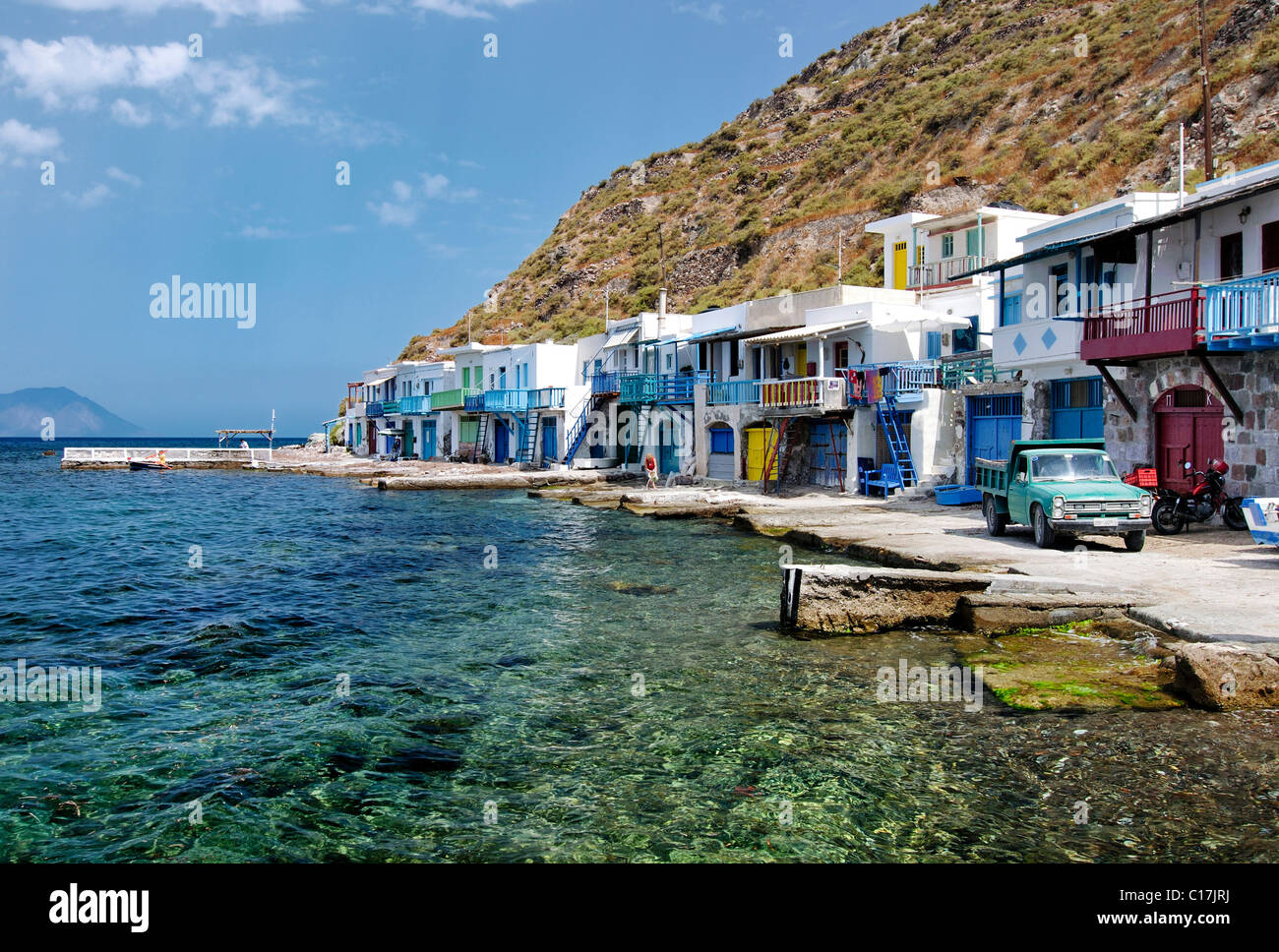 Bunte Häuser in dem kleinen Fischerdorf Dorf Klima auf der Insel Milos, Kykladen, Griechenland, Europa Stockfoto