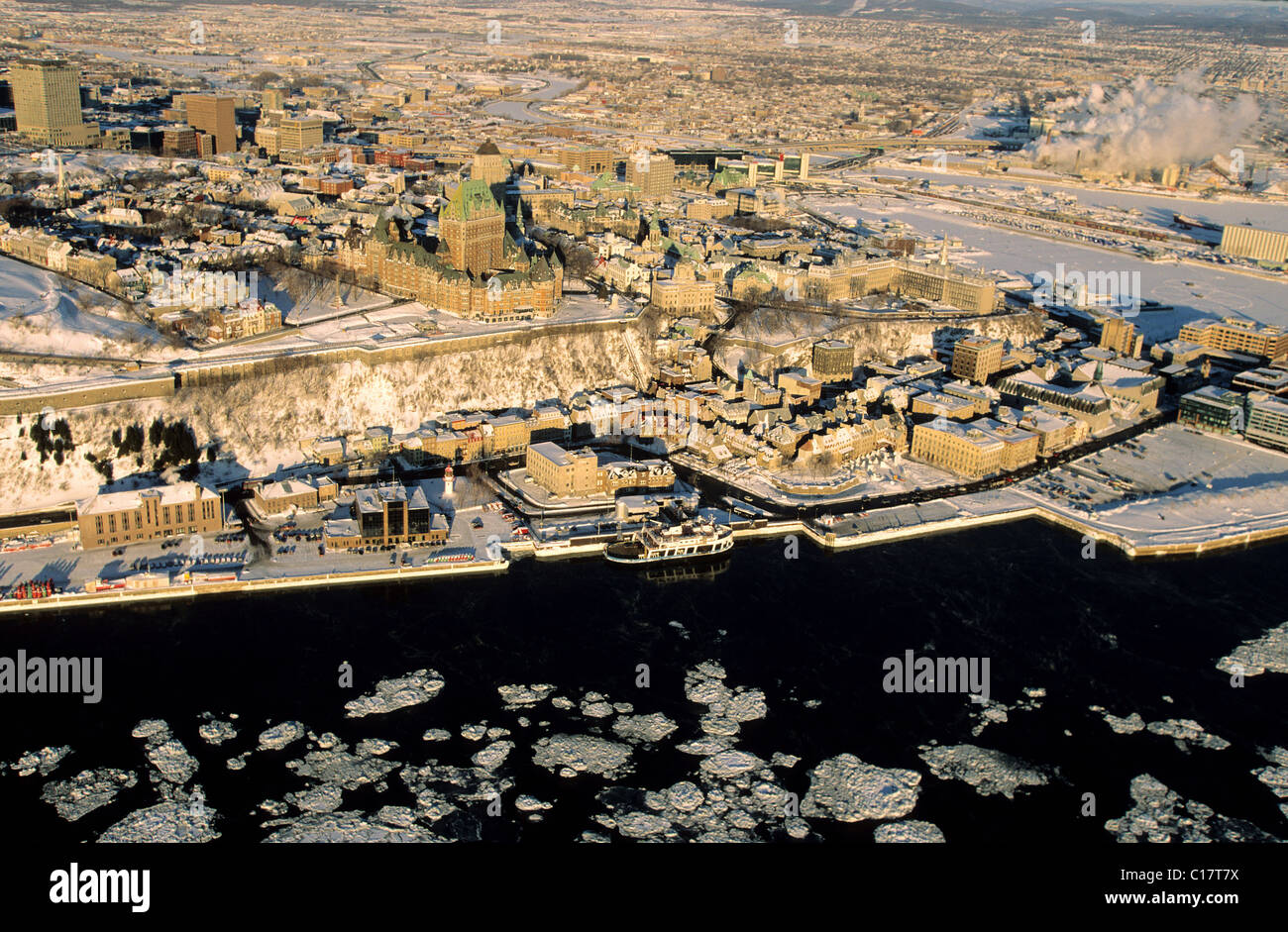 Kanada, Québec, Québec (Stadt) und den St.-Lorenz-Strom (Luftbild) Stockfoto