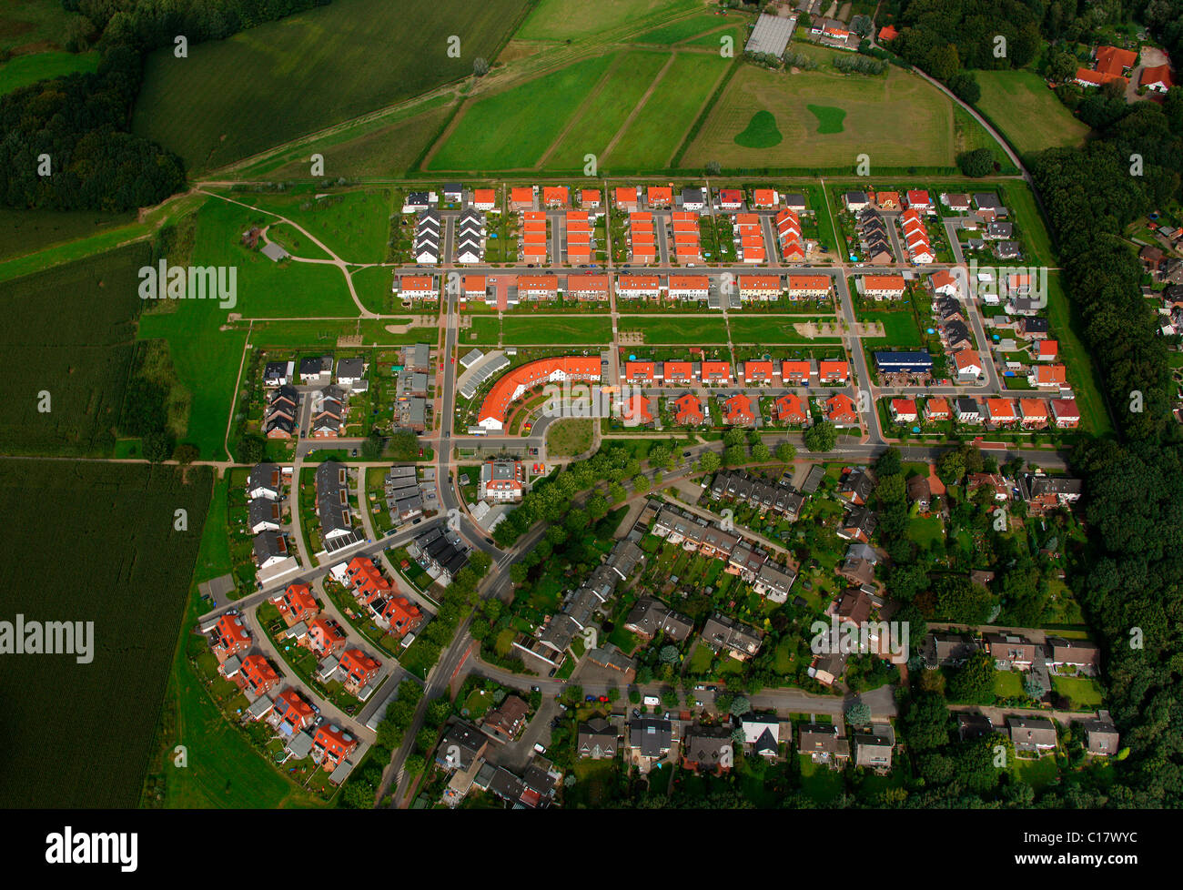 Luftbild, Block Gebäude Reihenhaus Häuser, Berliner Straße Uechtmannstrasse Einsteinweg Baugebiet, Gladbeck Stockfoto
