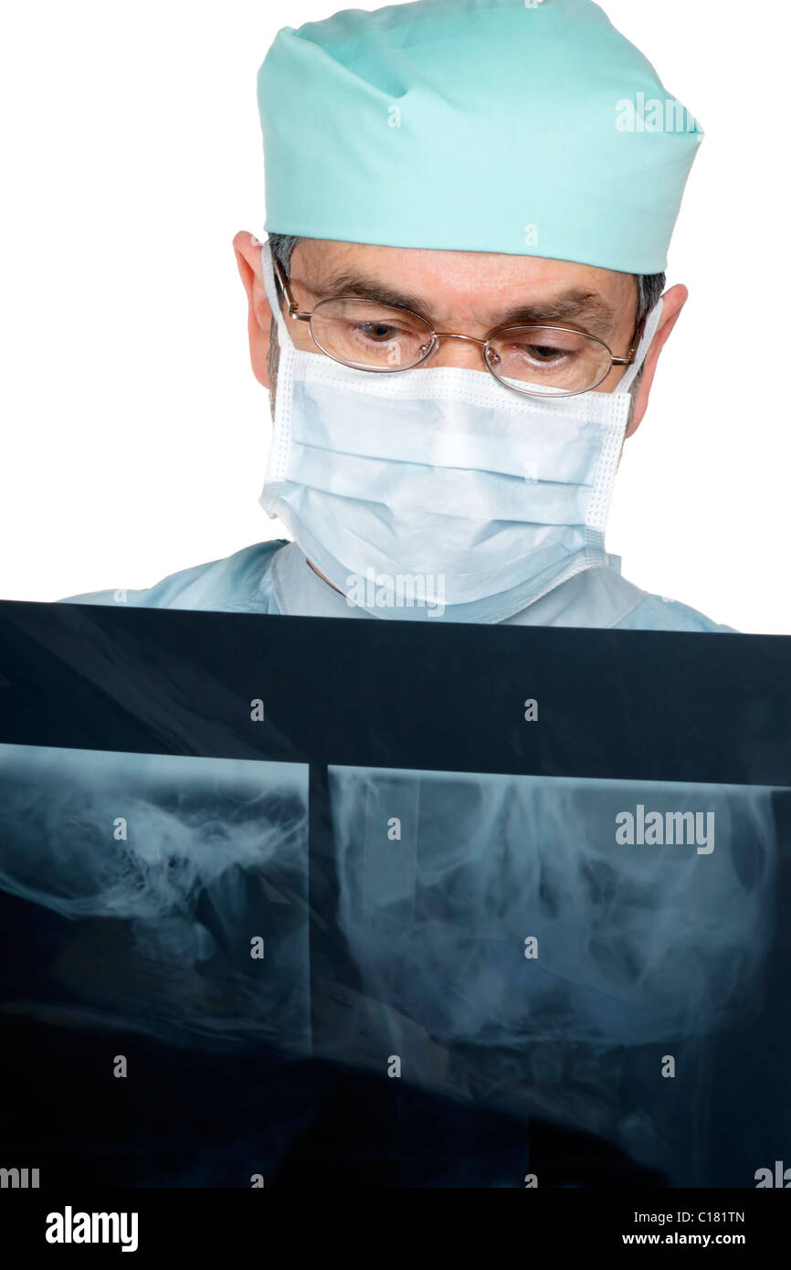 Medical Doctor lesen Xray Stockfoto