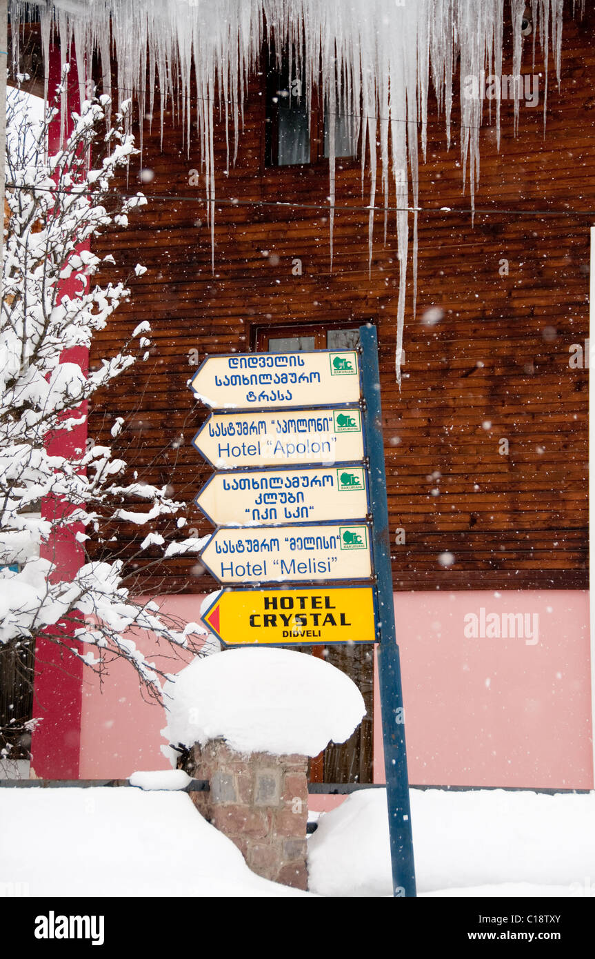 Winter-Straßenszene in Bakuriani Stockfoto