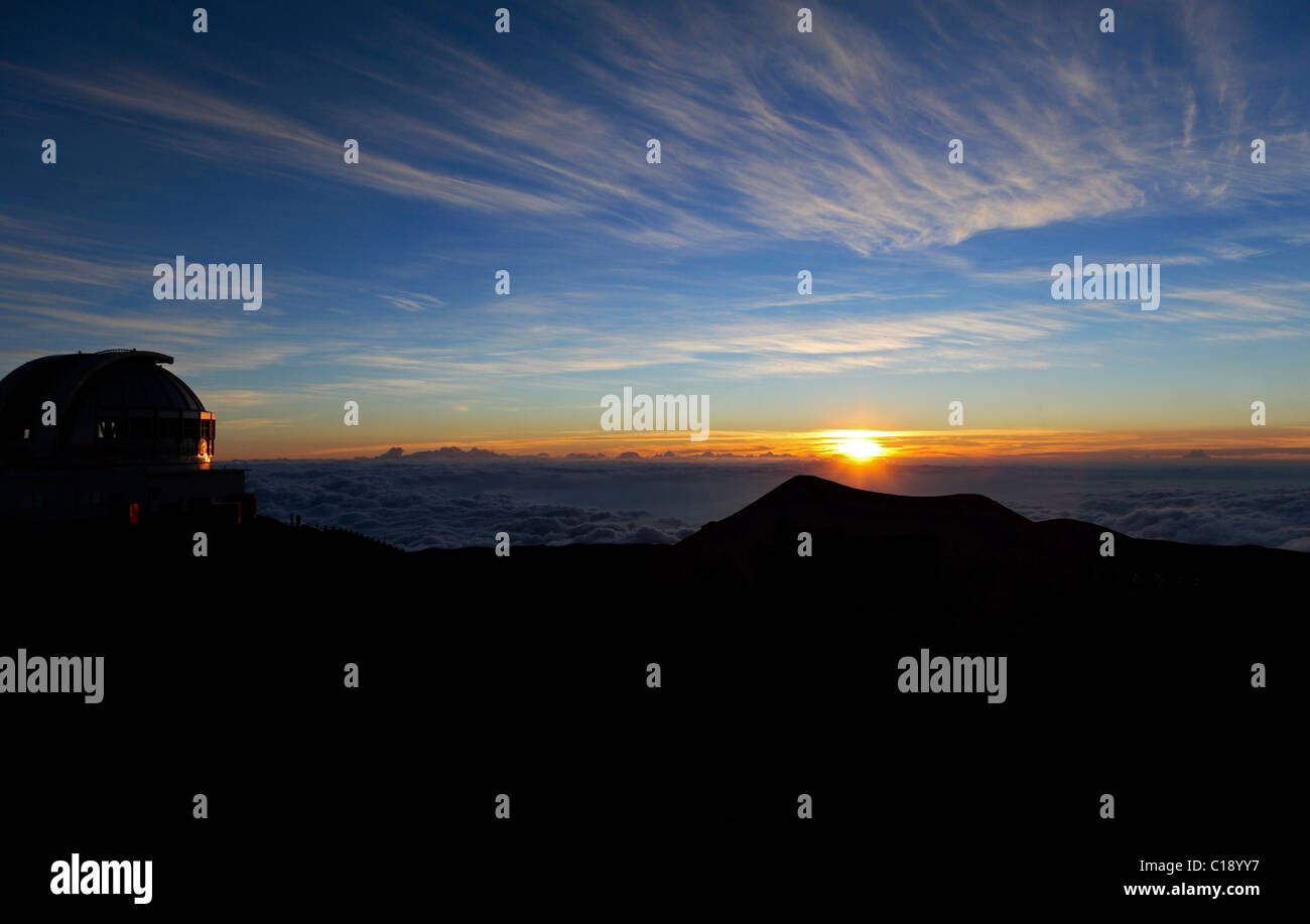 Sonnenuntergang in einer Höhe von 4214 Meter auf den erloschenen Vulkan Mauna Kea, Hawaii, USA Stockfoto