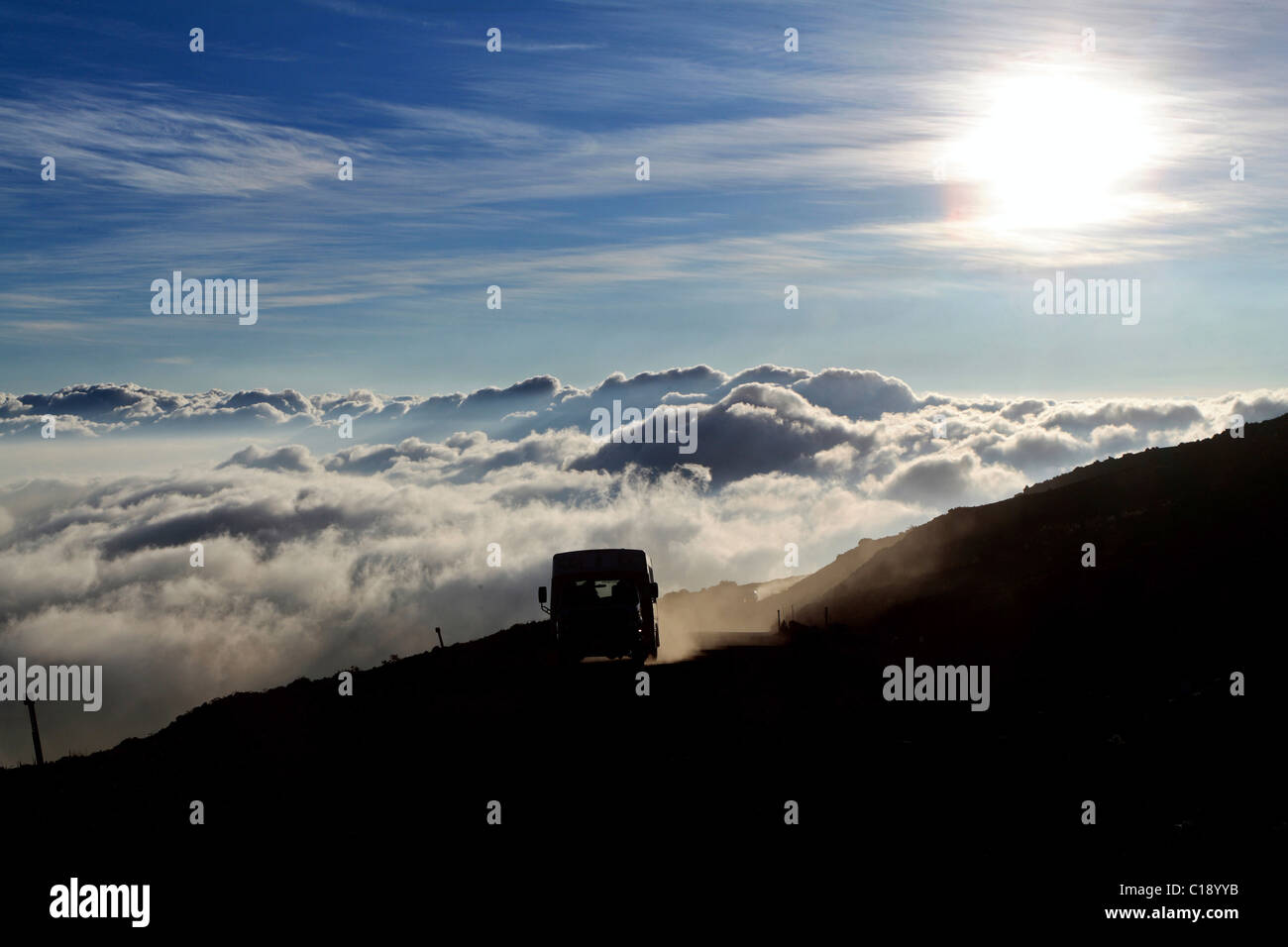 Zufahrt bis zum Gipfel des erloschenen Vulkans Mauna Kea, Hawaii, USA Stockfoto