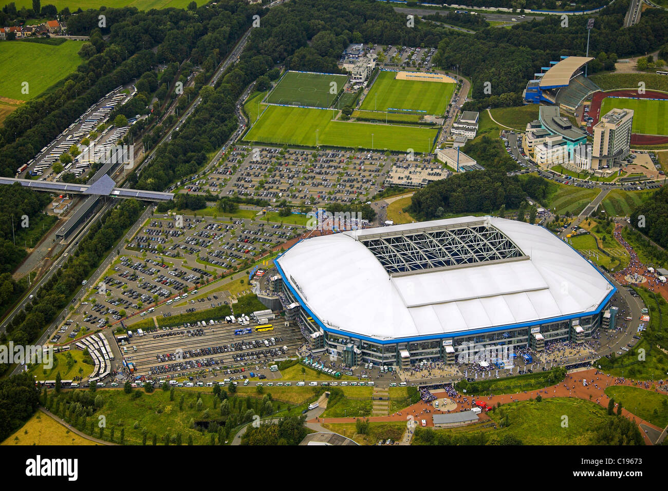 Luftaufnahme, Parkplatz Bereich, Arena Auf Schalke, Schalke Arena, Veltins-Arena Gelsenkirchen Buer, Ruhrgebiet Stockfoto