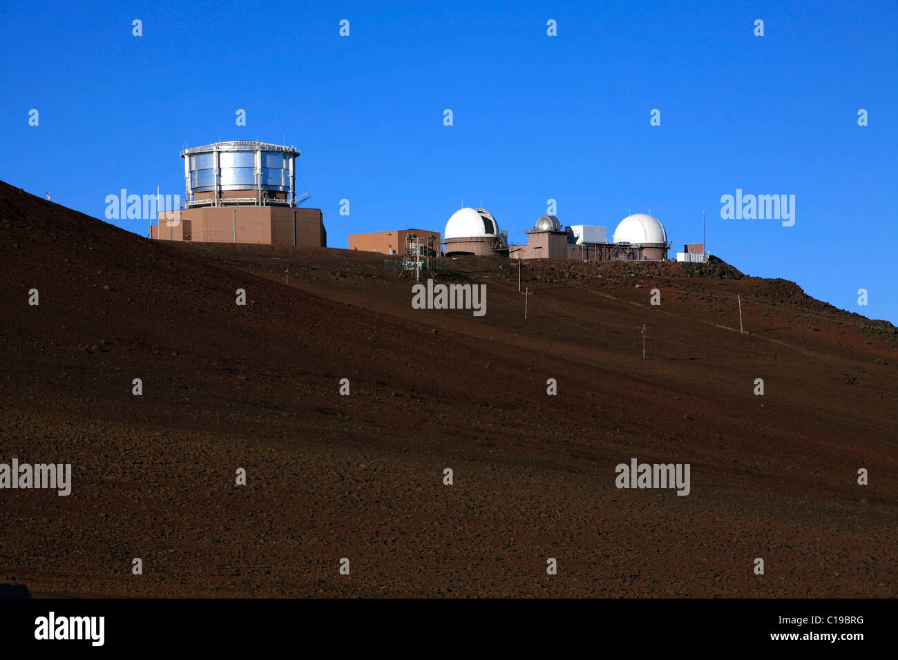 Science City mit Observatorien auf dem Gipfel des Haleakala Vulkan Haleakala National Park, Insel Maui, Hawaii, USA Stockfoto