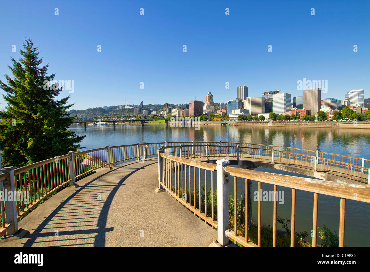 Spirale Weg zum Ostufer Esplanade aus Morrison Bridge Portland Oregon Stockfoto