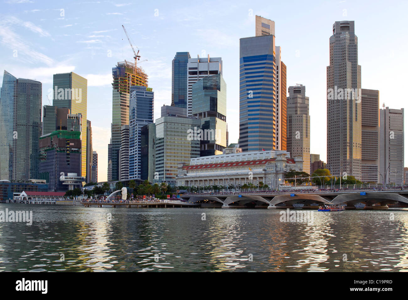 Merlion Park in Singapur von der Marina Bay-Esplanade Stockfoto