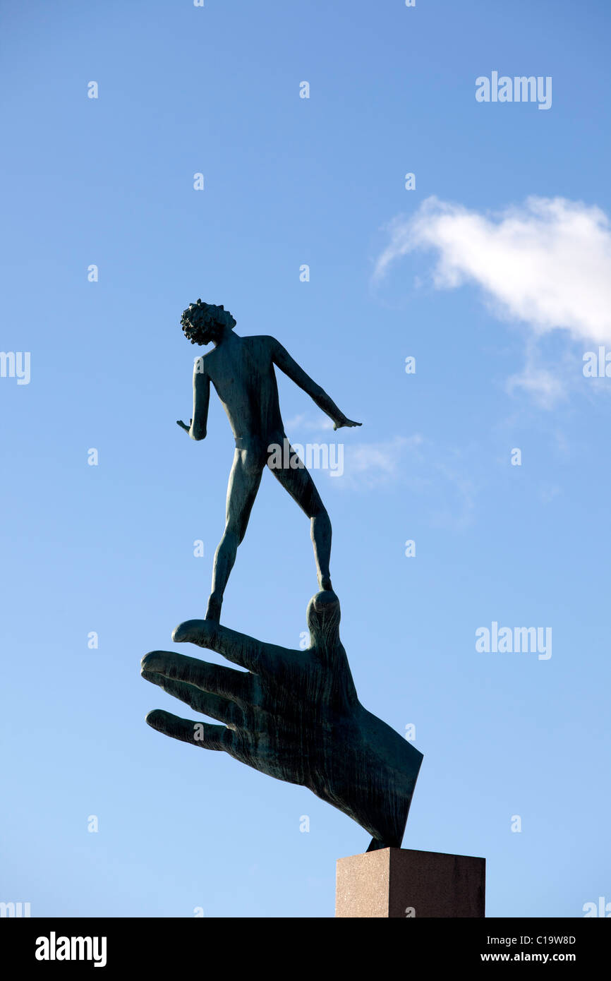 Hand des Gottes Statue von Carl Mille auf Lidingö Stockfoto