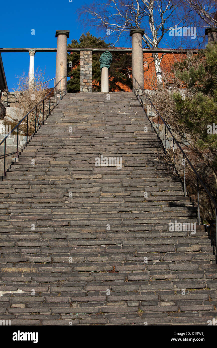 Stein-Treppe zur oberen Terrasse Millesgarden in Lidingo Stockfoto