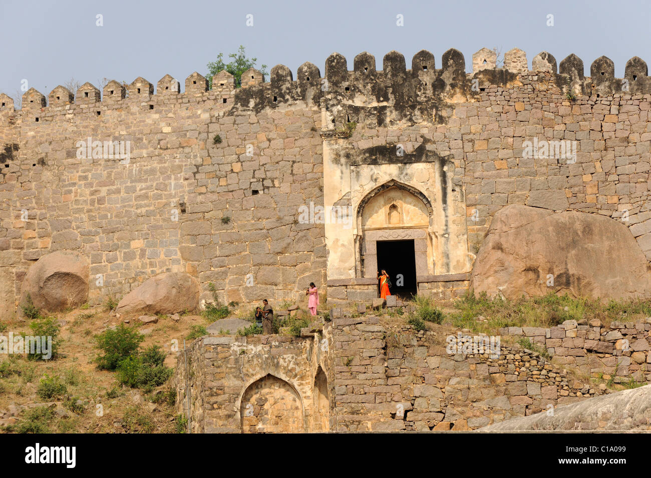 Oberen Wand mit Tür, Golkonda Fort, Hyderabad, Stockfoto