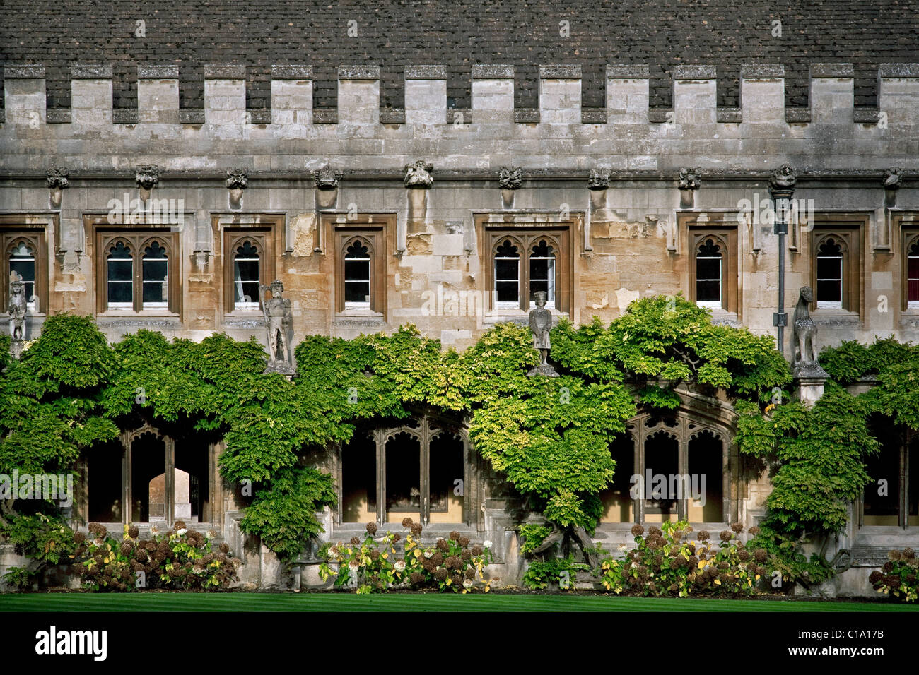Kreuzgang des großen Quad des Magdalen College der Universität Oxford, Oxfordshire, England, UK Stockfoto