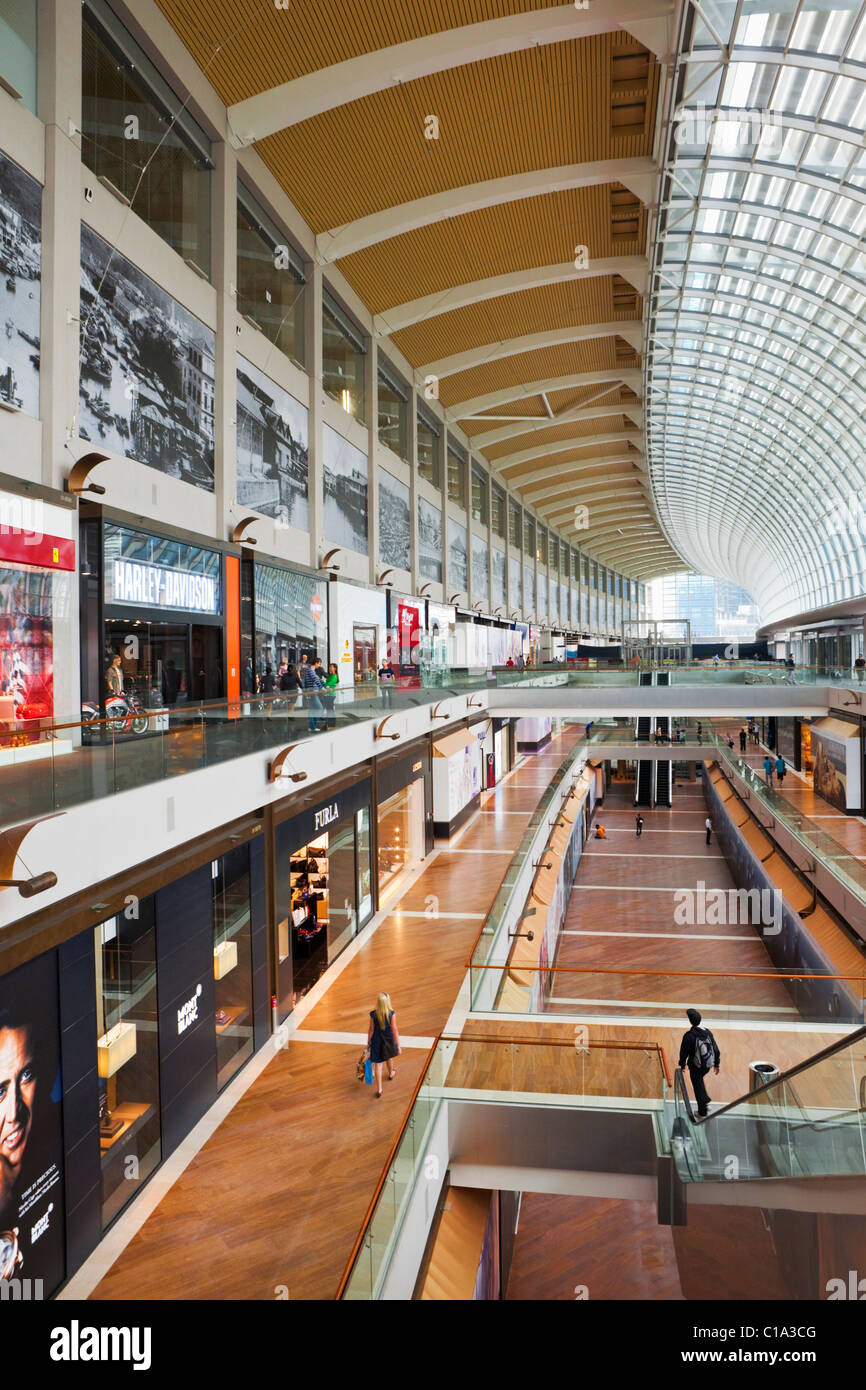 Die Shoppes at Marina Bay Sands - ein Einkaufszentrum in der Marina Bay Sands Hotel & Casino-Komplex, Singapur Stockfoto