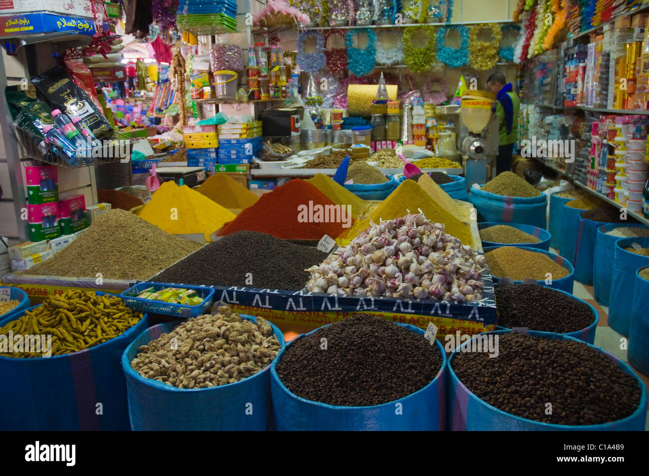 Gewürz stall im Souk die Hauptmarkt Inezgane Stadt nahe Agadir Marokko-Südafrika Souss Stockfoto