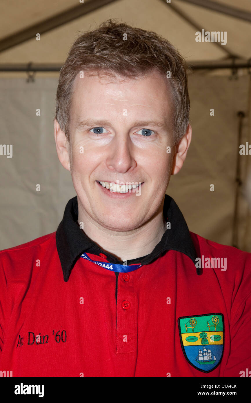 LONDON, ENGLAND - St. Patricks Day Festival und Parade in London, Komiker Patrick Kielty Stockfoto