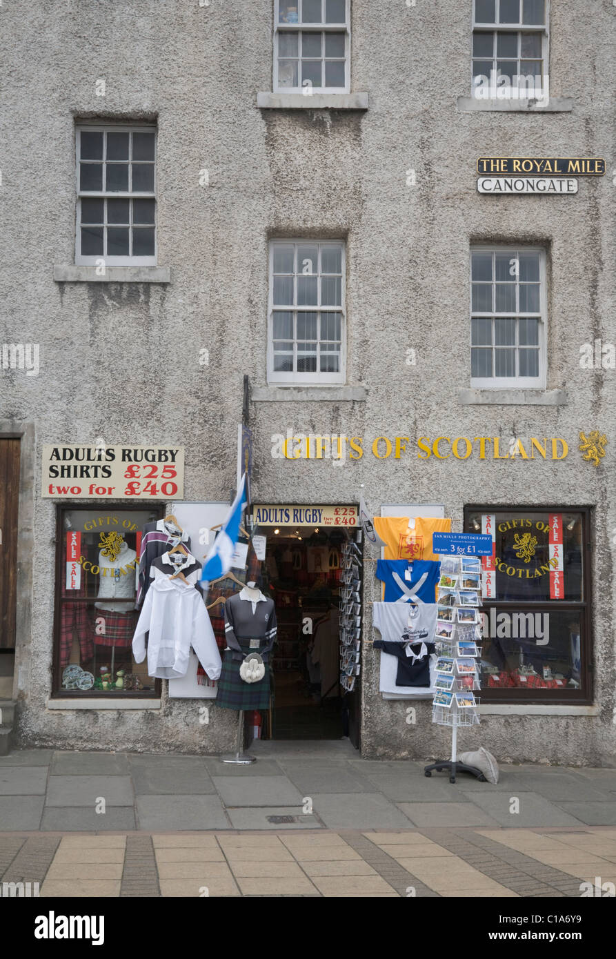 Geschenk-Shop mit schottische Souvenirs in Edinburgh, Schottland  Stockfotografie - Alamy