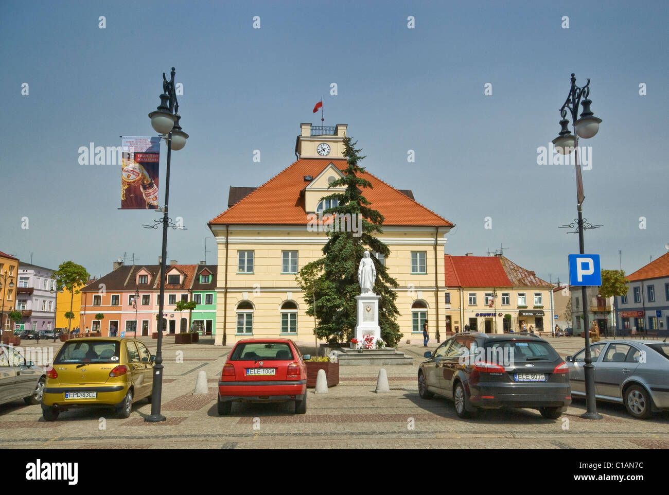 Ratusz (Rathaus) am Plac Kosciuszki in Łęczyca, Łódzkie, Polen Stockfoto