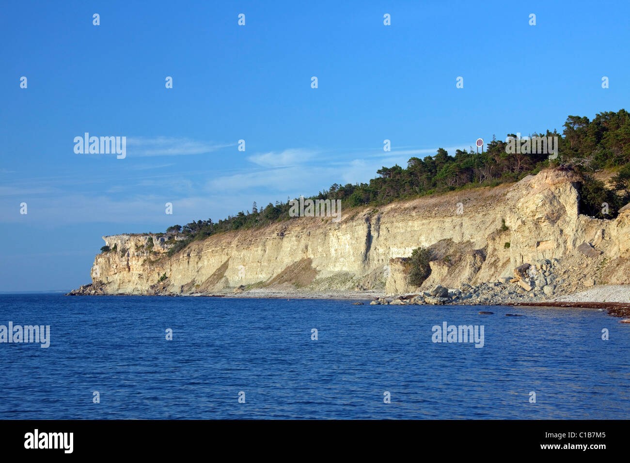 Kalksteinfelsen Högklint / Hoegklint in der Nähe von Visby, Insel Gotland, Schweden Stockfoto
