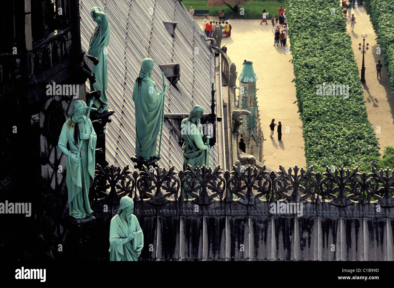 Frankreich, Paris, Blick auf Notre Dame Gärten von den Türmen der Kathedrale Stockfoto