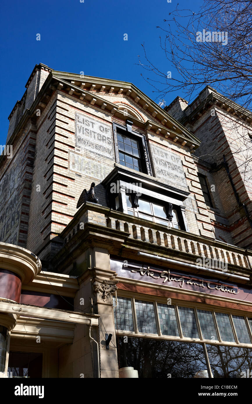 Harrogate, Herald-Gebäude, Montpelier Parade. Fading gemalte Zeichen "Liste der Besucher" Stockfoto