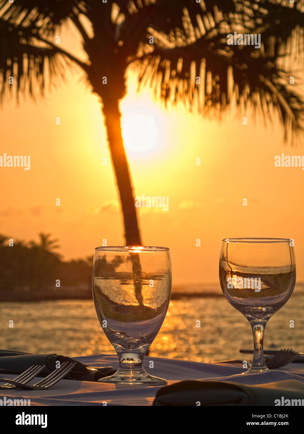 Sonnenuntergang Tischdekoration in Kona, Hawaii. Stockfoto