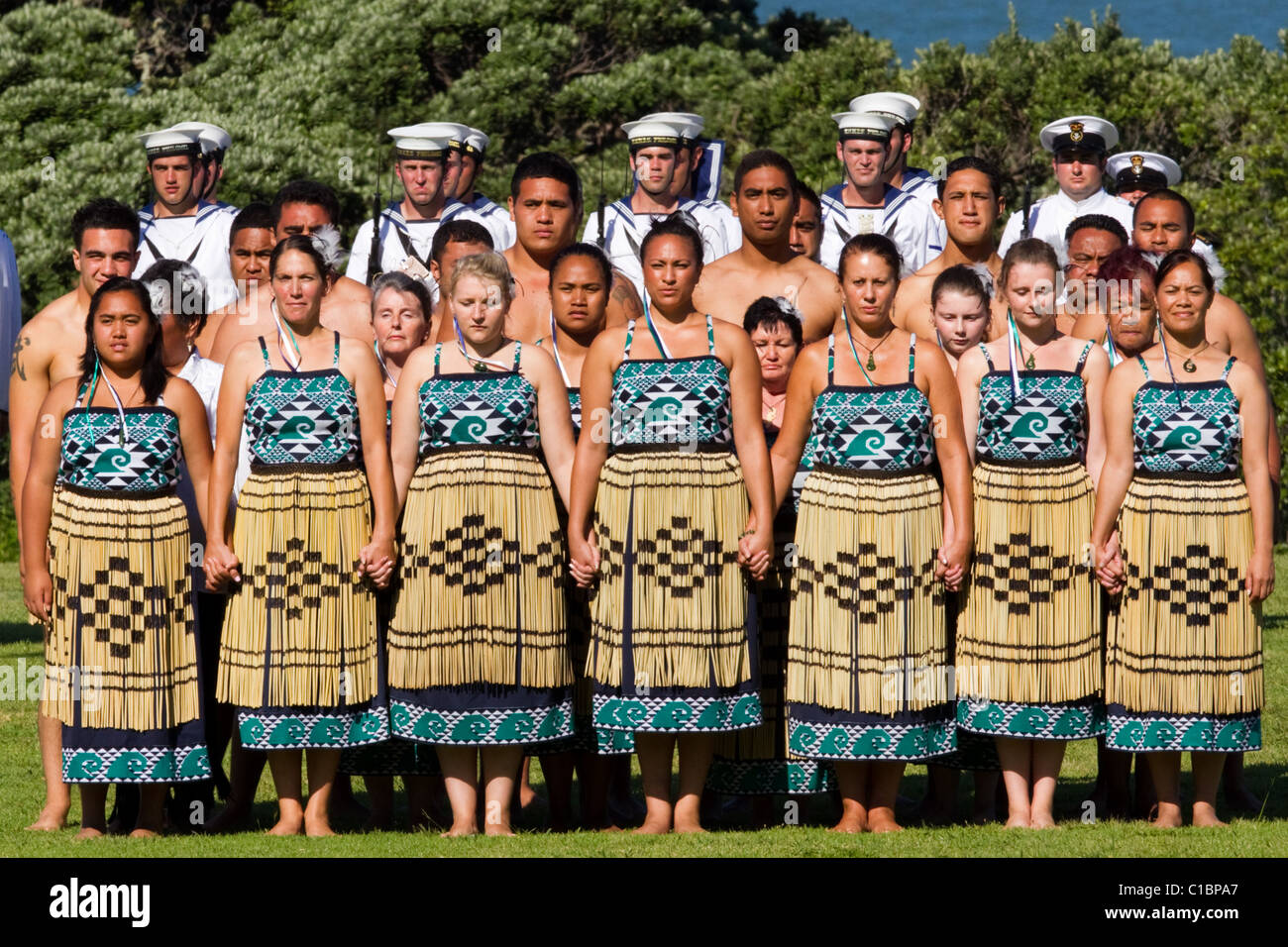 Maori costume Fotos und Bildmaterial in hoher Auflösung Alamy