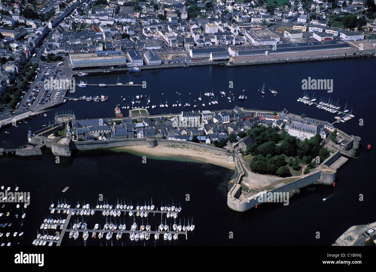 Frankreich, Finistere, Concarneau, geschlossenen Altstadt (Luftbild) Stockfoto