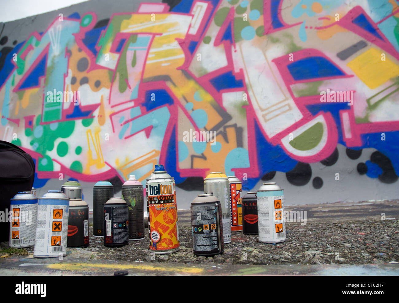 Graffiti-Künstler Sprühfarbe Dosen Stockfoto