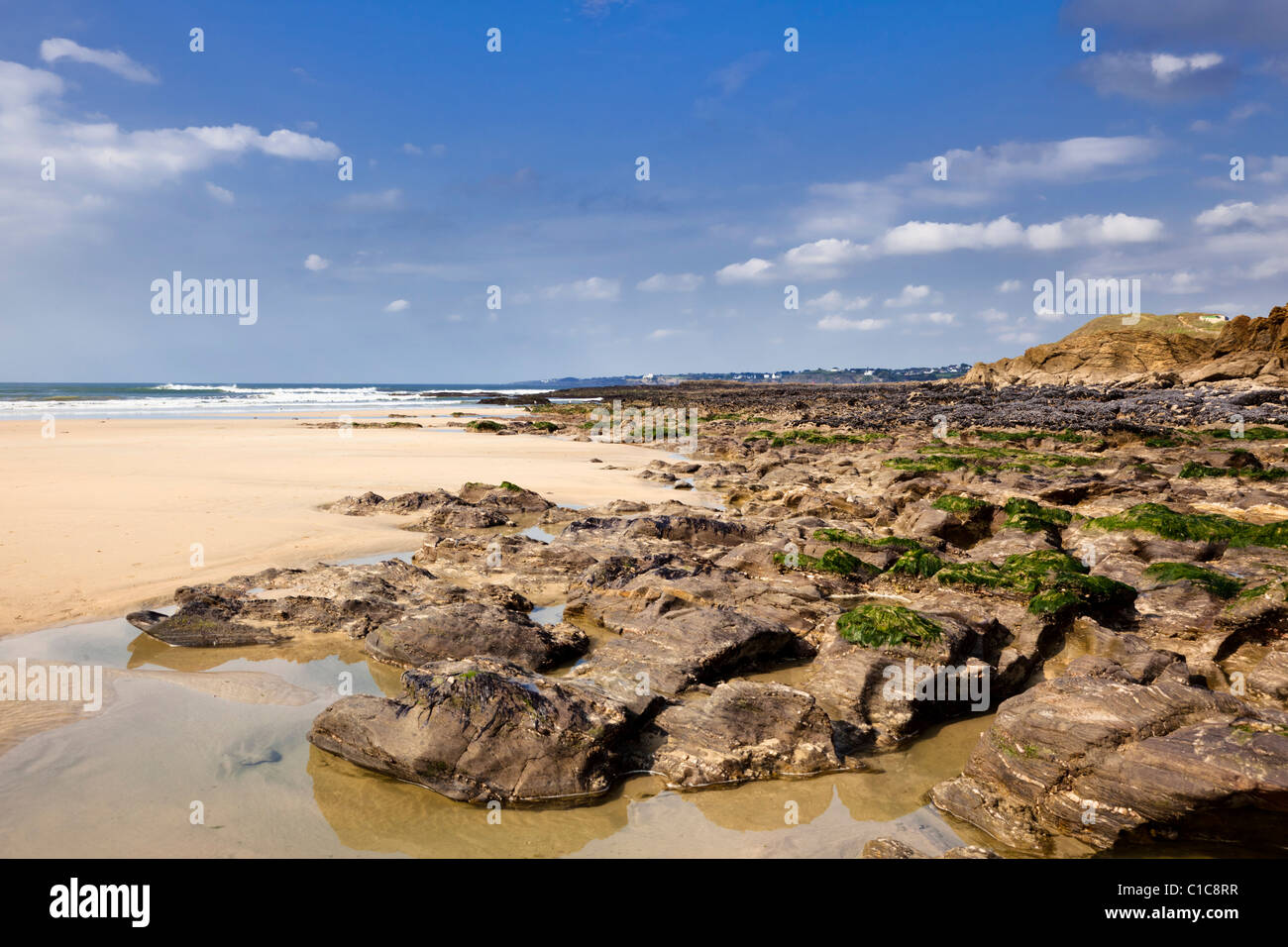 Strände der Bretagne, Frankreich - Strand und Felsen an Guidel Plages, in der Nähe von Lorient, Morbihan, Bretagne, Frankreich. Stockfoto