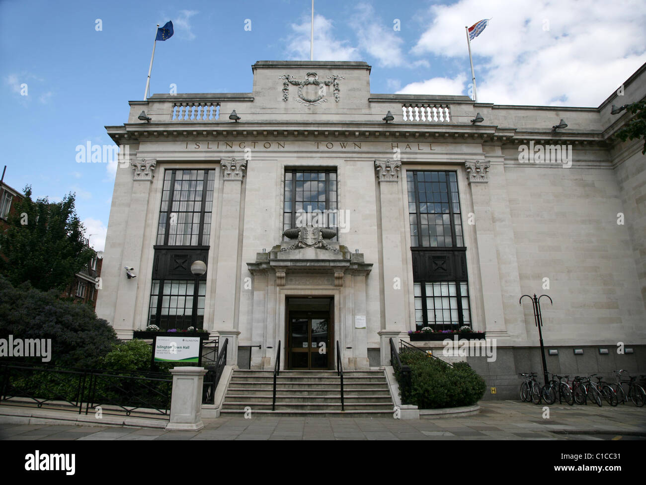 Allgemeine Ansicht Gv der Islington Town Hall auf Upper Street, Islington, London, England. Stockfoto