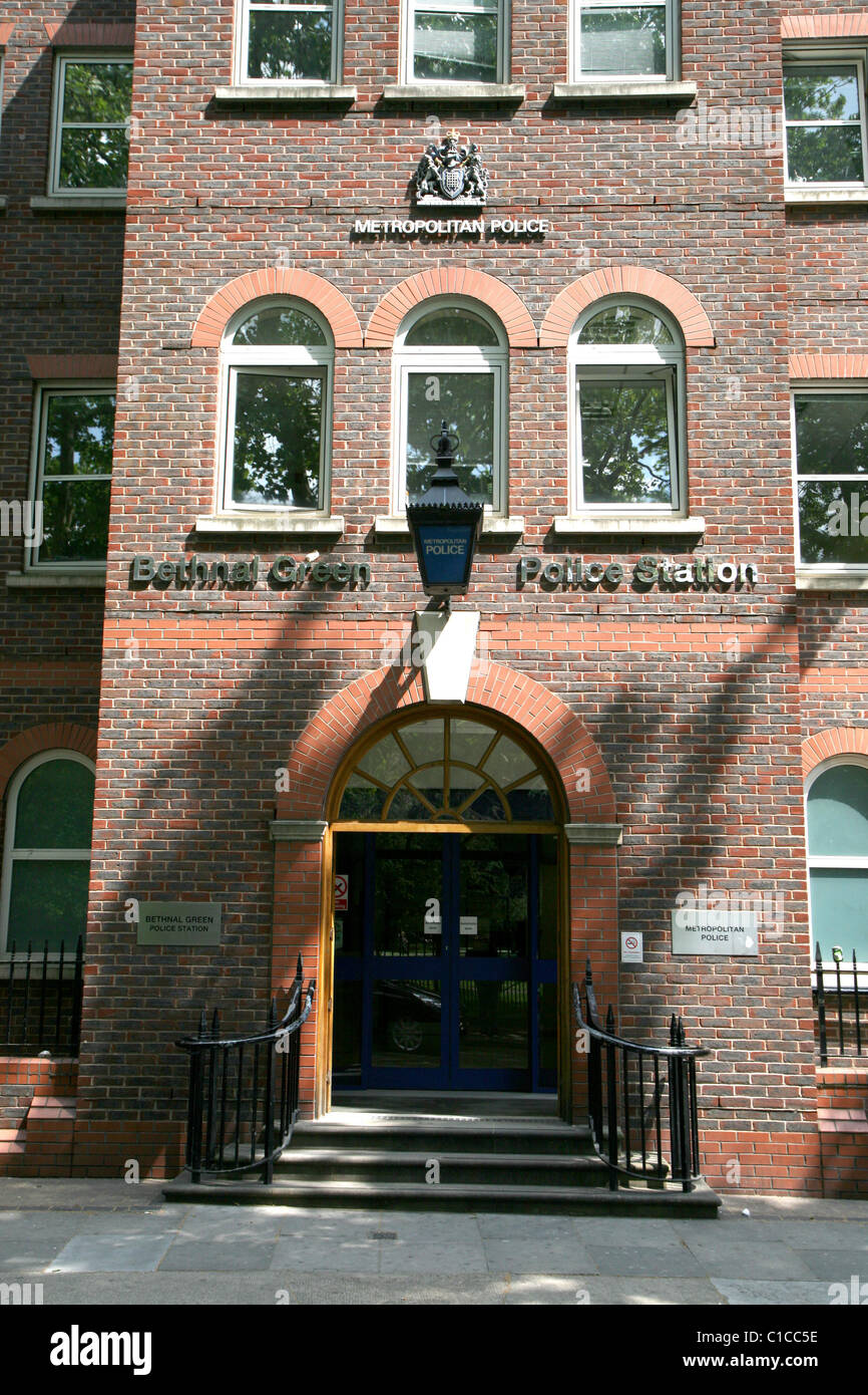 Allgemeine Ansicht GV der Polizei-Station Bethnal Green in Bethnal Green, London, England. Stockfoto